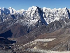 10A Tengkangboche 6482m, Panayo Tippa 6687m, Bigphera-Go Shar 6719m, Tengi Ragi Tau 6938m, Taboche 6505m, Dragkar-Go 6771m, Tsoboje 6686m, P6664, Kang Nachugo 6737m, Cholatse 6423m From Island Peak Summit 6189m