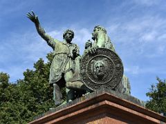02B Statue of Kuzma Minin and Dmitry Pozharsky who gathered an all-Russian volunteer army to end the Time of Troubles in 1612 St Basil’s Cathedral Moscow Russia